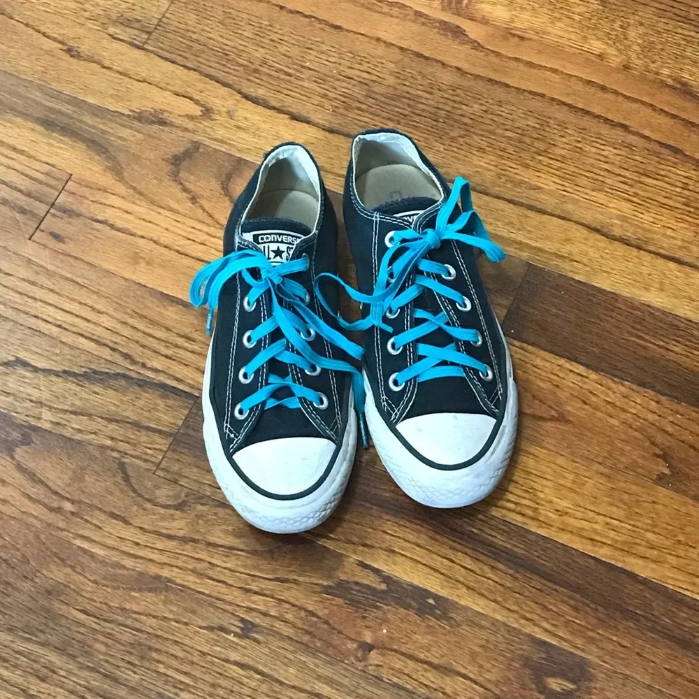 Converse All Stars Fashion Sneakers Shoes Boys Size 4 Girls Size 6 Smoke Free